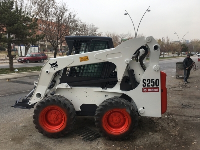 BOBCAT S250 KUMLAMA BOYAMA